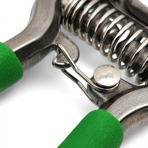 Cesoia con molla di ritorno e meccanismo interno